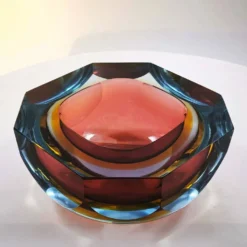 Cendrier octogonal multi-facettes en verre de Murano à uranium par Flavio Poli, années 1960