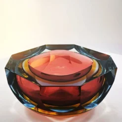 Cendrier octogonal multi-facettes en verre de Murano à uranium par Flavio Poli, années 1960