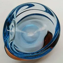 Cendrier ou vide-poches des années 1960 en verre soufflé et fait main de Murano. Fabriqué en Italie.