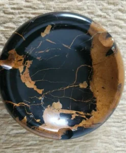 Cendrier rond vintage en marbre italien Portor noir et doré