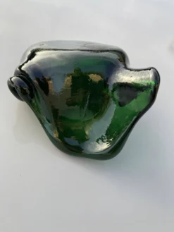 Cendrier sculptural en verre vert émeraude
