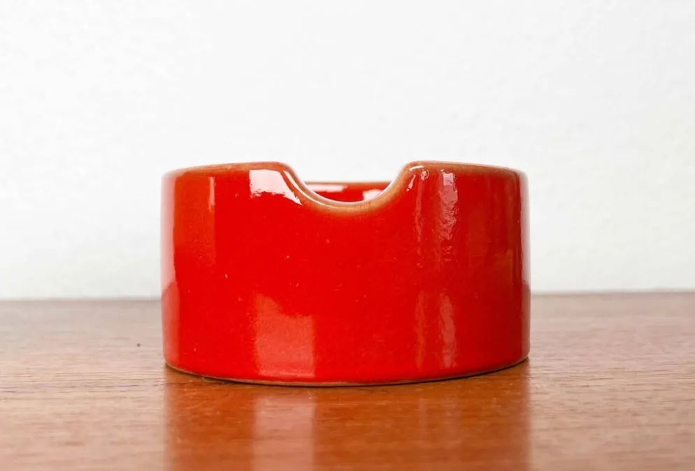 Cendriers en céramique rouge et jaune de style Mid-Century Modern, époque spatiale allemande, années 1960, ensemble de 2.