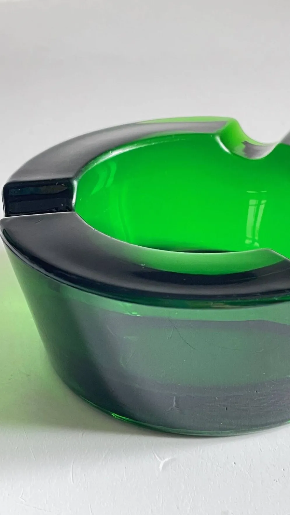 Cendrier verre vert vintage