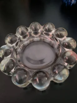 Cendrier vide poche en verre moulé 