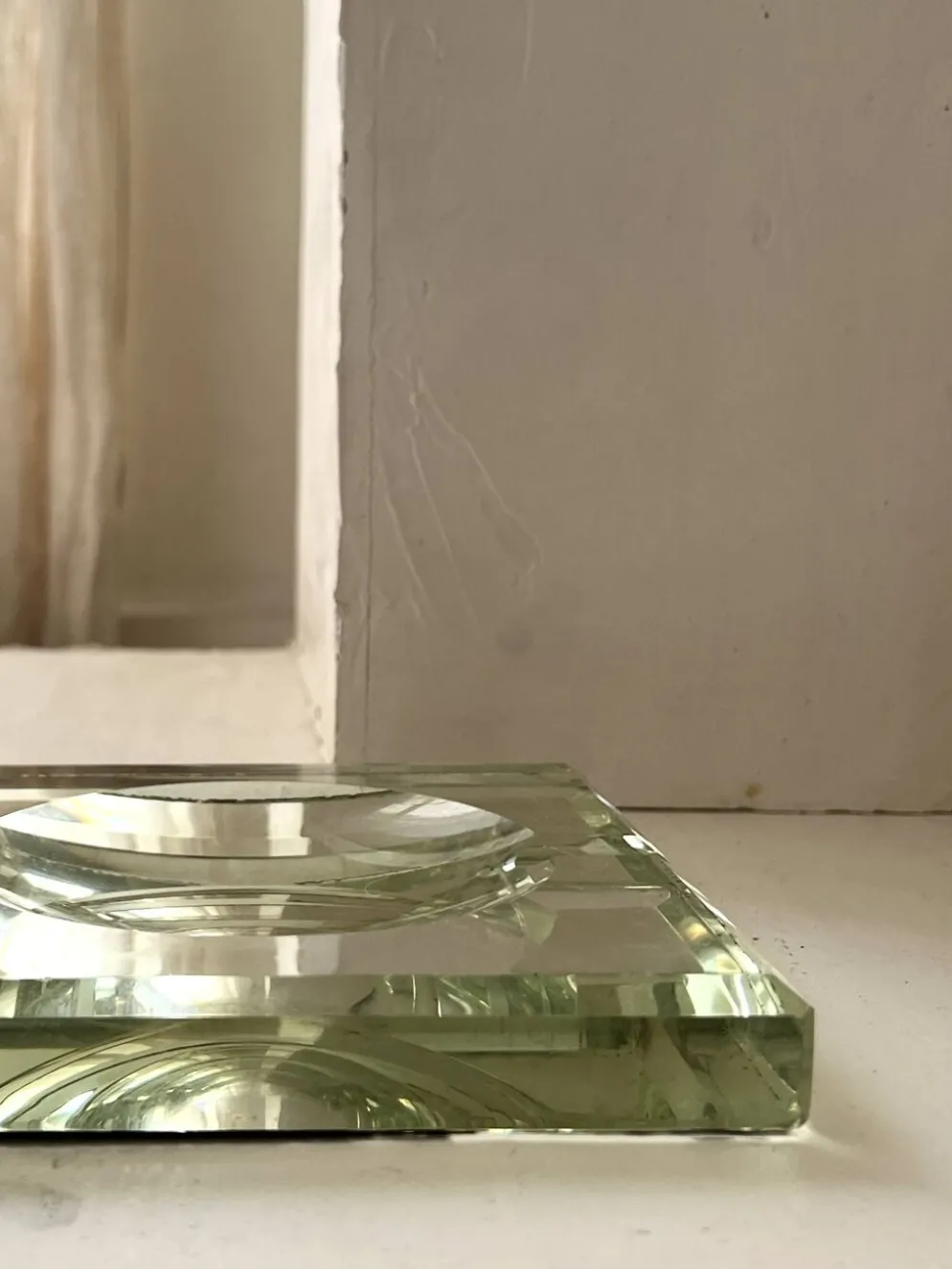 Cendrier vide-poche moderniste en verre et miroir, Jean Luce