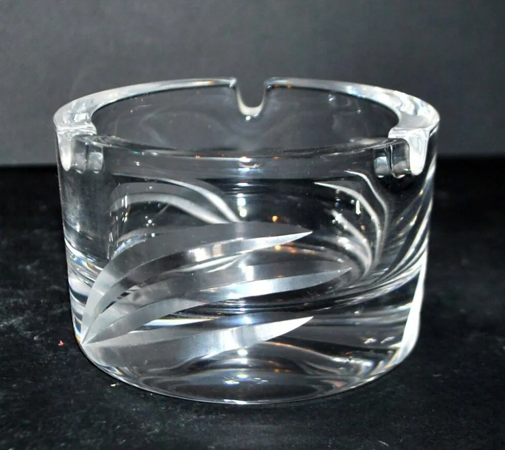 Cendrier vintage en cristal taillé signé Carabin 1989