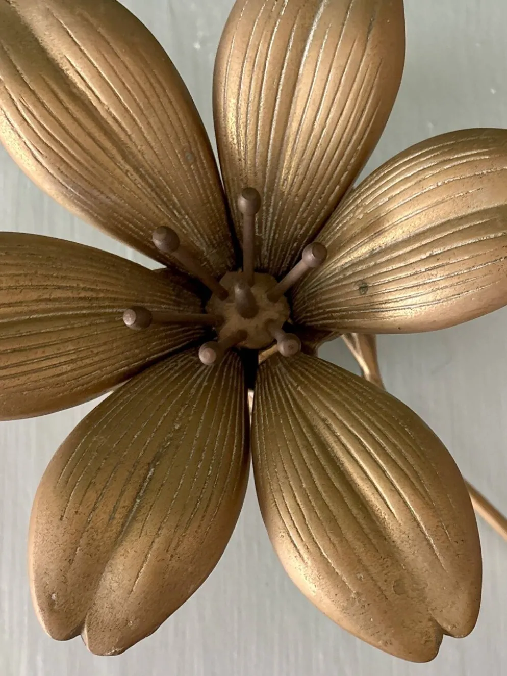 Cendrier vintage en laiton en forme de fleur