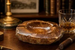 Cendrier Vintage Élégant en Onyx Précieux – Design Italien des années 60