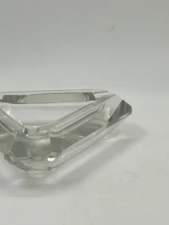 Cendrier vintage triangulaire en verre facetté