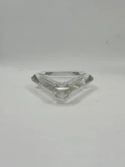 Cendrier vintage triangulaire en verre facetté