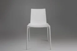 Chaise blanche design du 21e siècle, Belgique