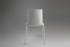 Chaise blanche design du 21e siècle, Belgique