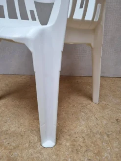 Chaise Boston empilable en plastique par Pierre Paulin pour Henry Massonnet années 1980