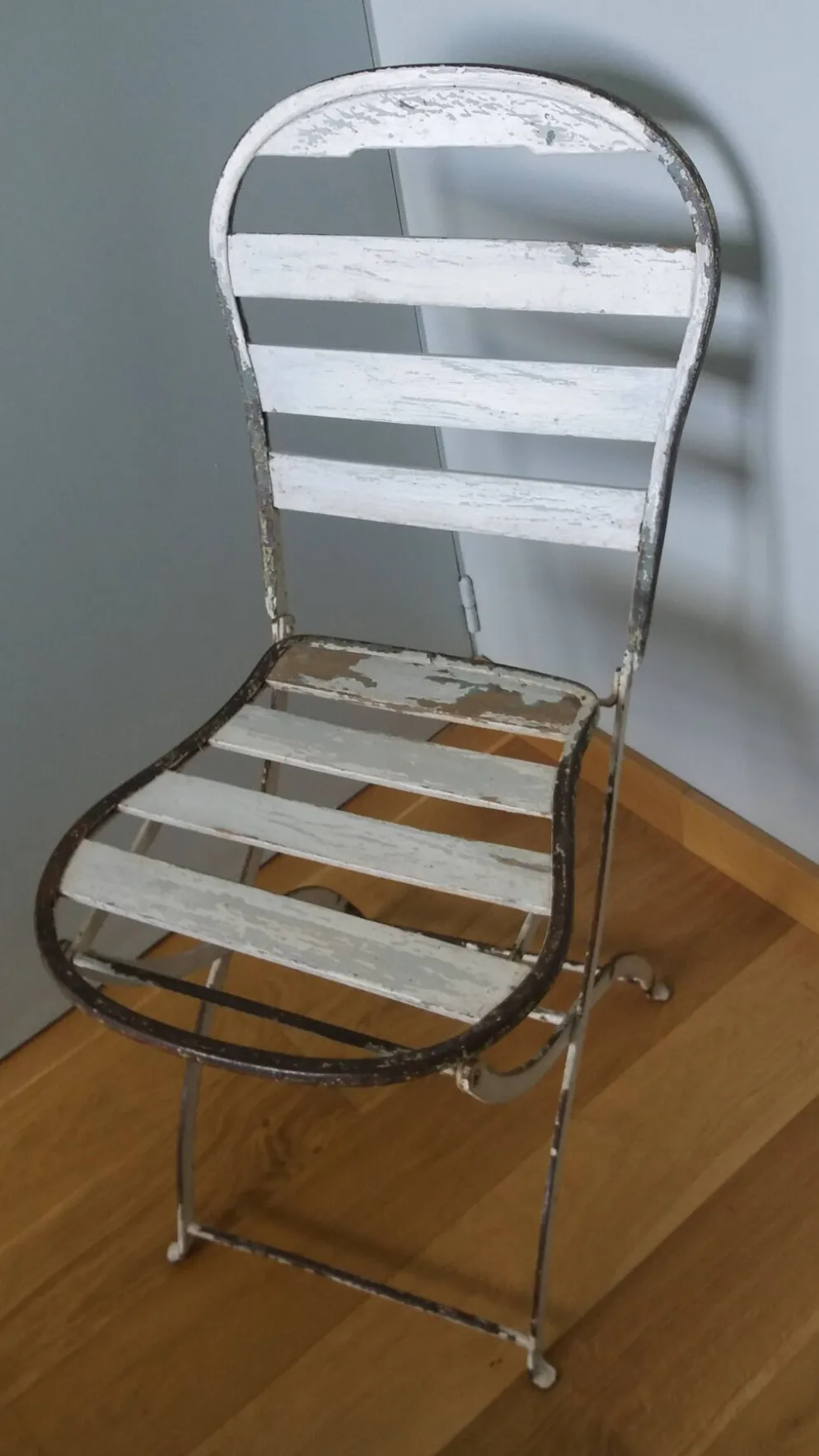 Chaise de jardin ancienne