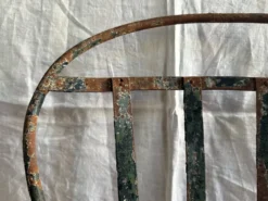 Chaise de jardin en fer peint XIXe