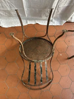 Chaise de jardin en fer peint XIXe