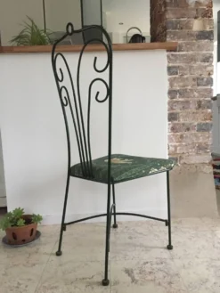 Chaise de jardin vintage en fer forgé