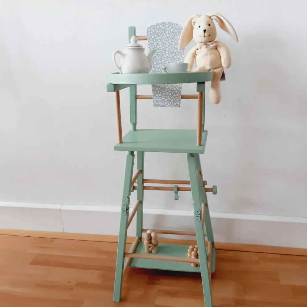 Chaise haute de poupee vintage