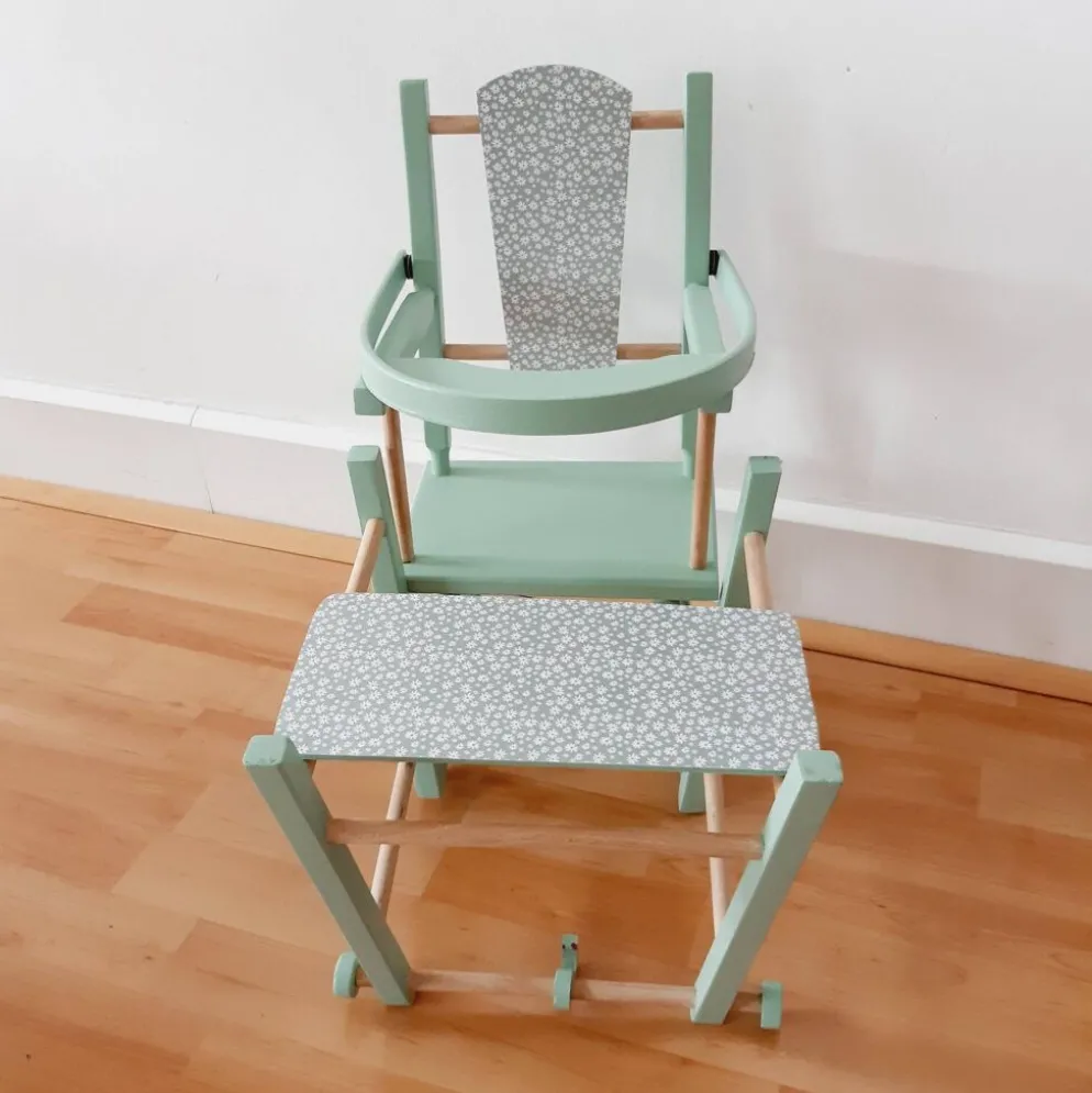 Chaise haute de poupee vintage