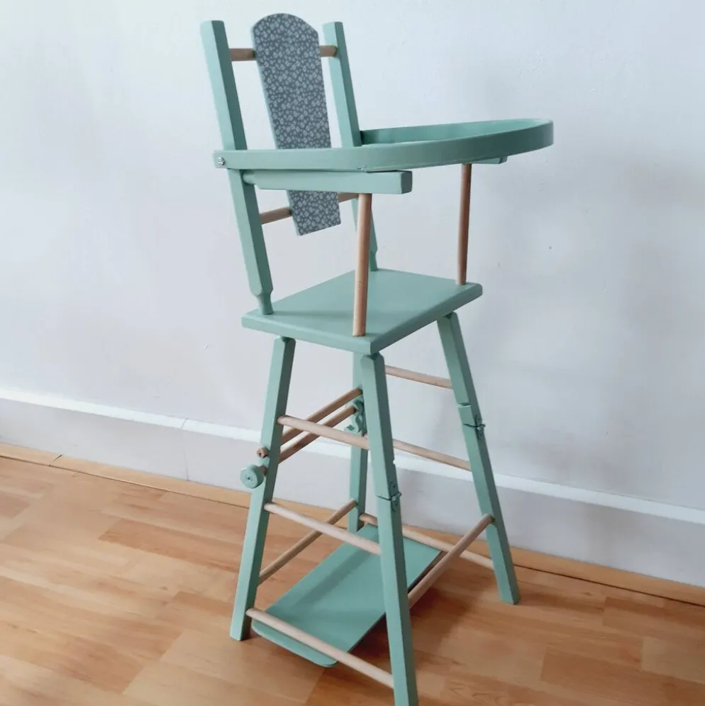 Chaise haute de poupee vintage