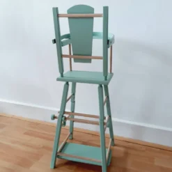Chaise haute de poupee vintage