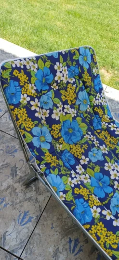 Chaise longue annees 60/70 tissu fleuri
