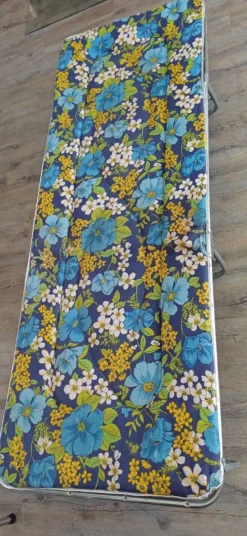 Chaise longue annees 60/70 tissu fleuri