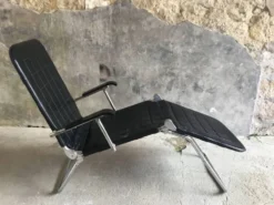 Chaise longue ou transat Condor en cuir noir - made in France - design 1970