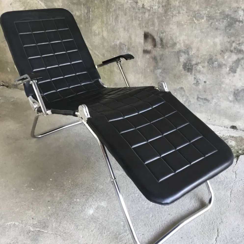 Chaise longue ou transat Condor en cuir noir - made in France - design 1970