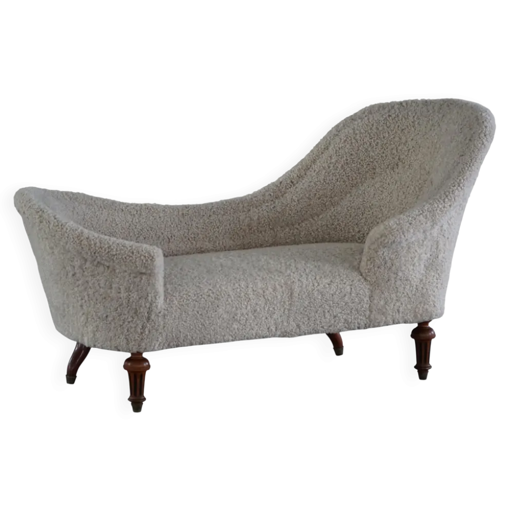 Chaise longue sculpturale danoise antique du XIXe siècle, réupholstérée en laine d'agneau