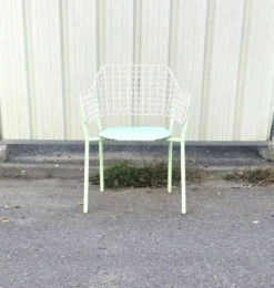 Chaise Lyze, EMU