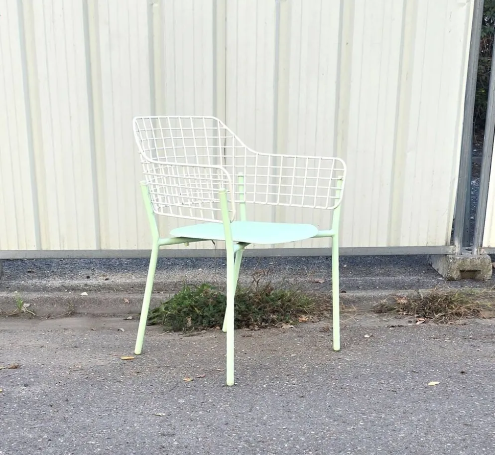 Chaise Lyze, EMU