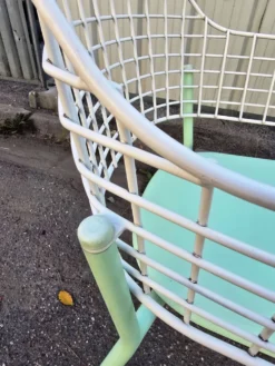 Chaise Lyze, EMU