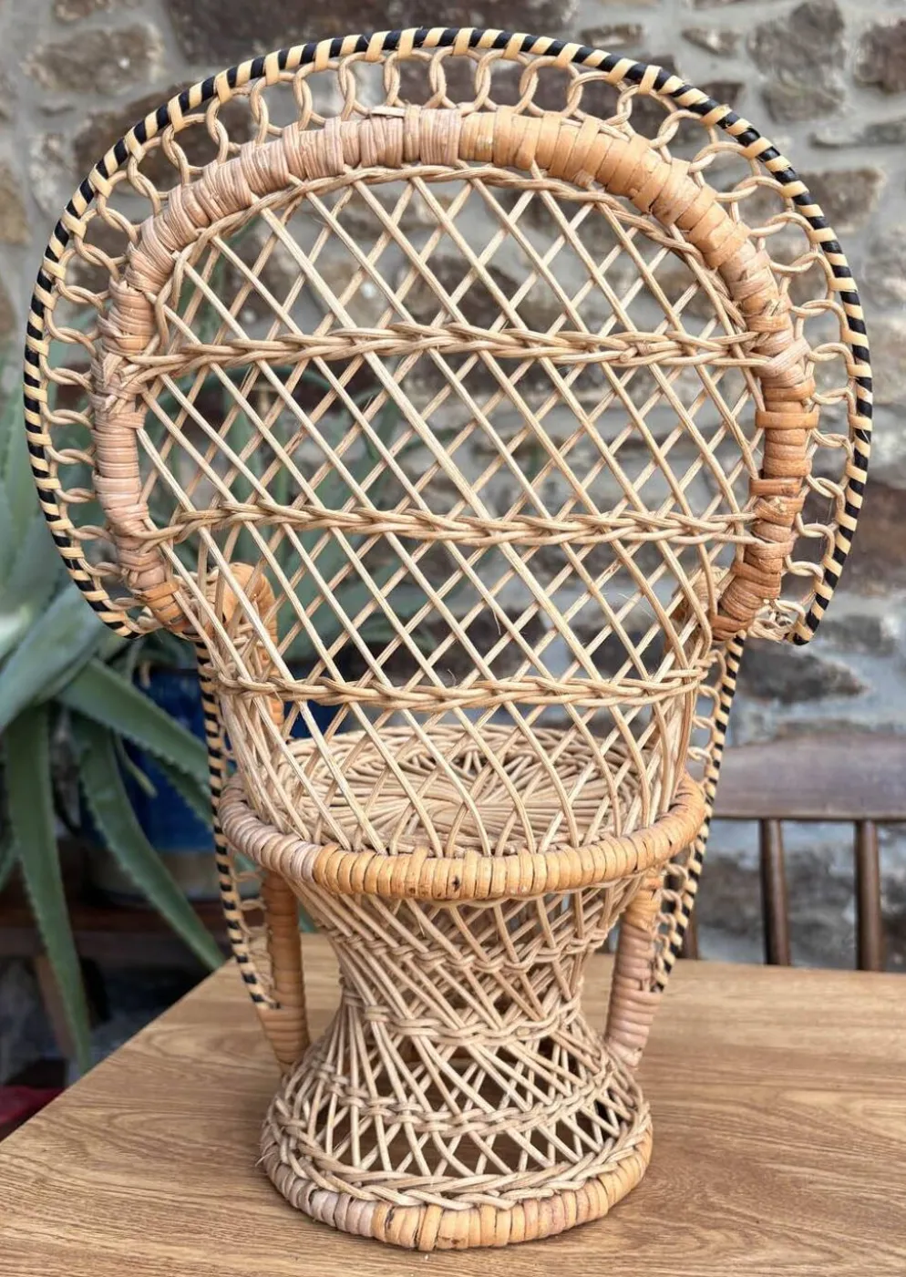 Chaise Paon Miniature Rotin Tressé — Porte-Plante Bohème Vintage — Année 70