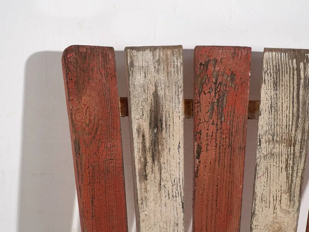 4 chaises de jardin rouges, c.1920
