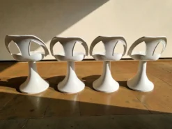 4 chaises et 1 Tabel Space Age 1960's