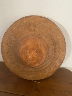 Chapeau asiatique ancien de décoration.
