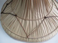 Chapeau asiatique rotin et fibres végétales -vintage