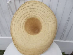 Chapeau asiatique sombréro osier