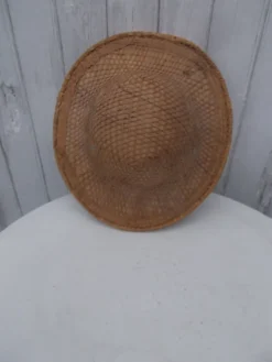 Chapeau asiatique style colonial en paille