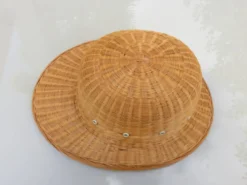 Chapeau, casque colonial, en rotin, osier, décoration murale, 1960 - 1970