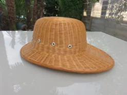 Chapeau, casque colonial, en rotin, osier, décoration murale, 1960 - 1970