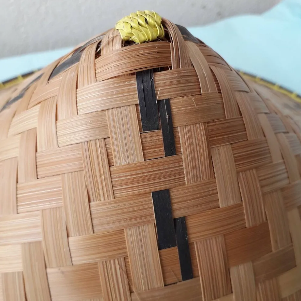 Chapeau chinois en paille