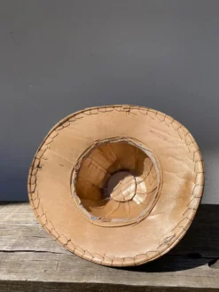 Chapeau colonial bambou années 70 décoration murale
