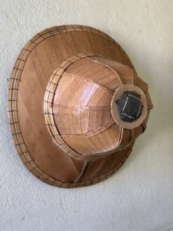 Chapeau colonial bambou années 70 décoration murale