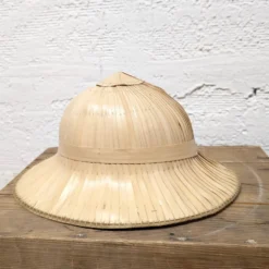 Chapeau colonial en fibres tressées
