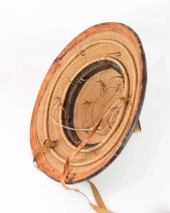 Chapeau traditionnel peul ou Tengaade fabriqué à partir de matériaux naturels d'Afrique