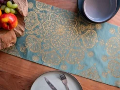 Chemin de table en soie jade doré karakusa