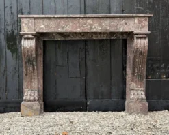 Cheminée Charles X en marbre de Waulsort, XIXème siècle
