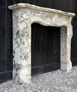 Cheminée de style Louis XV en marbre brèche violette, vers 1880